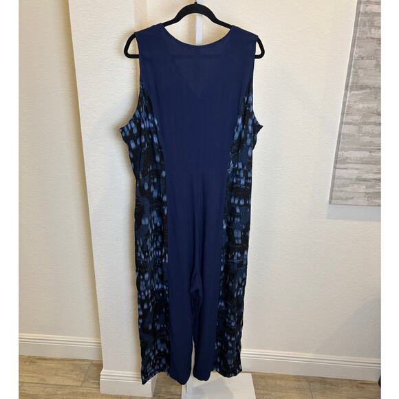 Melissa McCarthy Navy Blue Print Plus Size 2X Sleeveless Jumpsuit Romper NWT - Picture 2 of 5